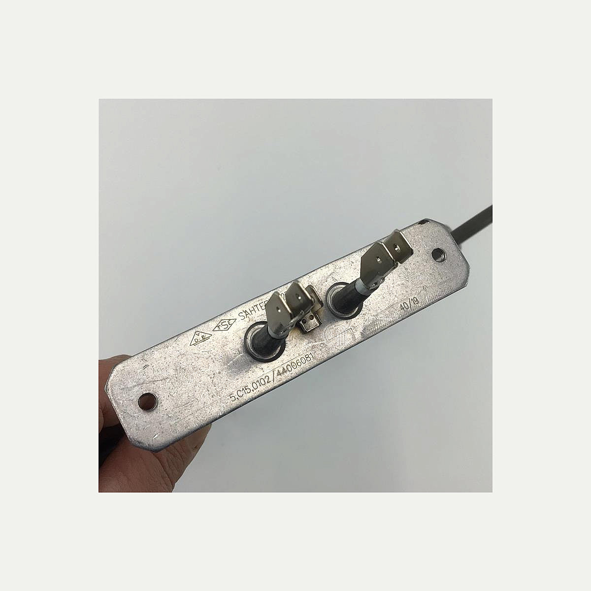 CAN44006081